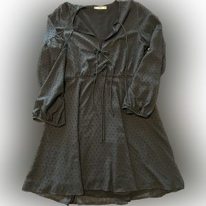 Adorable 🖤 Vintage Black Long Sleeve Mini Dress W/ Bows and Cutouts. Size M.